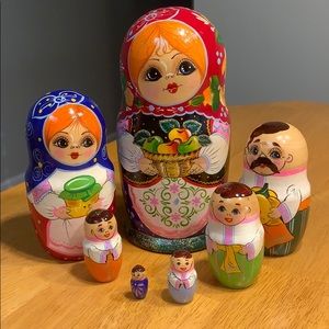Beautiful Vintage Nesting Doll. NWOT.